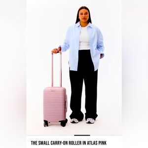 BEIS AUTHENTIC The Small Carry-On Roller in Atlas Pink